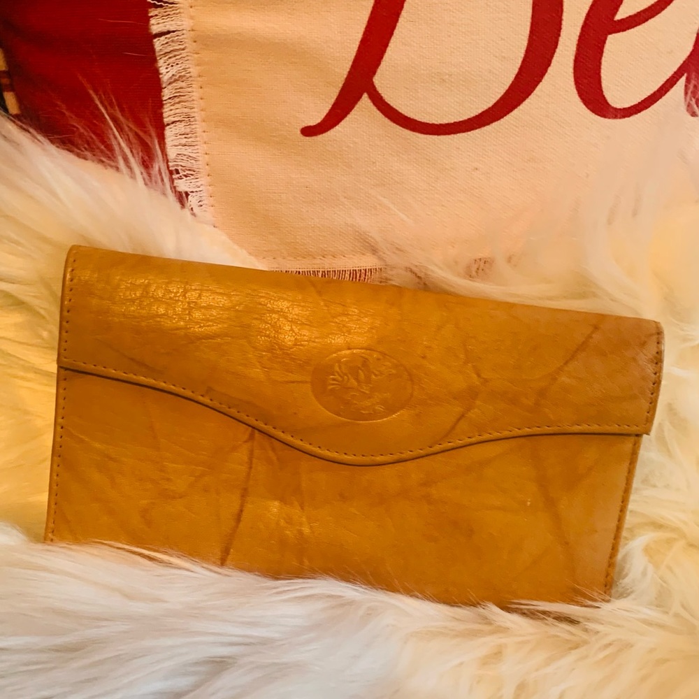 Heiress Organizer Leather Clutch Wallet. NWNT